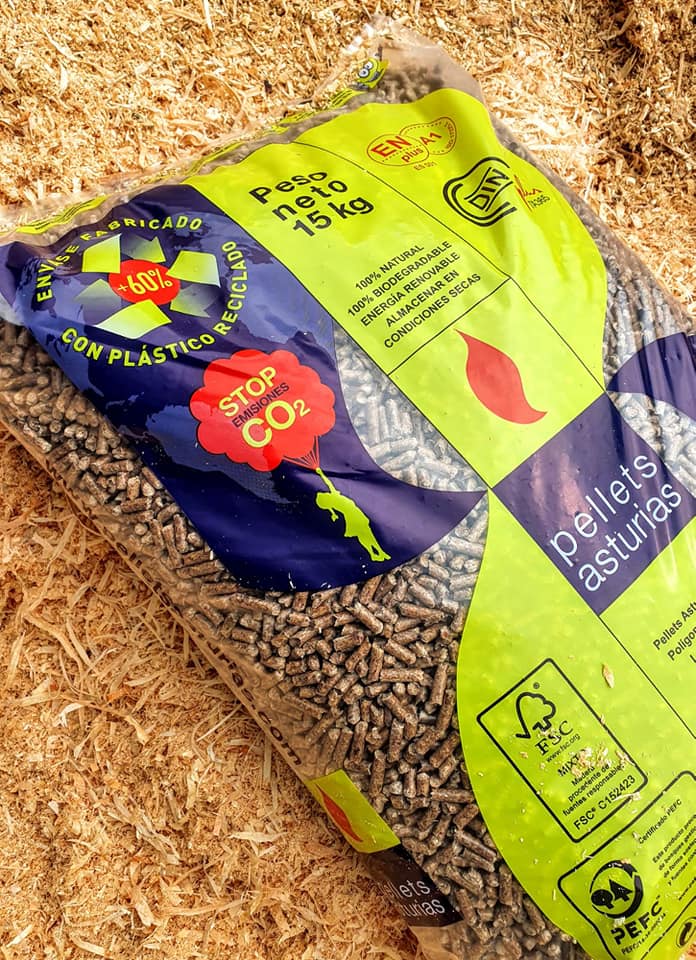 Pellets Asturias 3 Palets de 216 SACOS certificado Enplus 15 kg